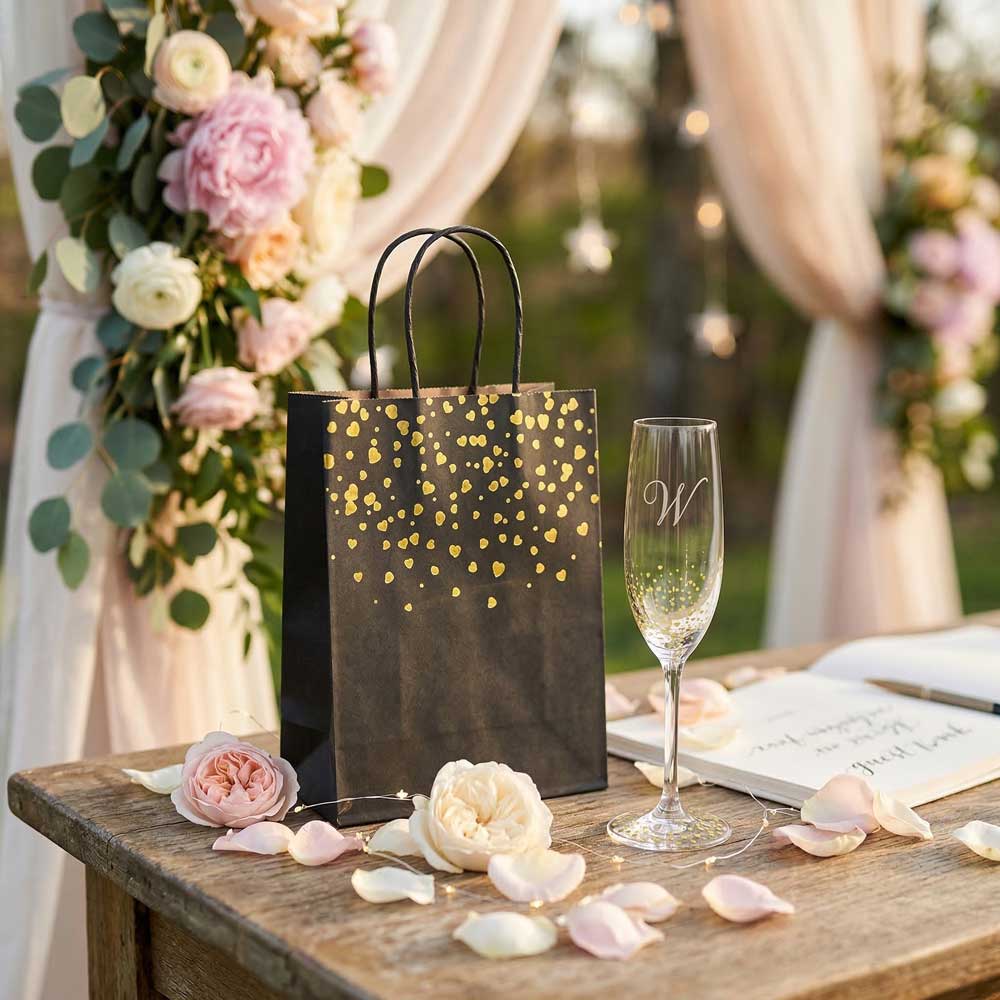 20/40pcs Black Gold Heart Paper Gift Bags, Luxury Party Favor Bags for Valentine's Day, Weddings, and Birthdays.